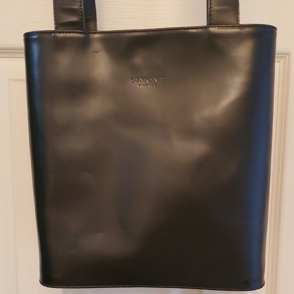SALE: Sleek Black Leather Handbag with Polished Finish